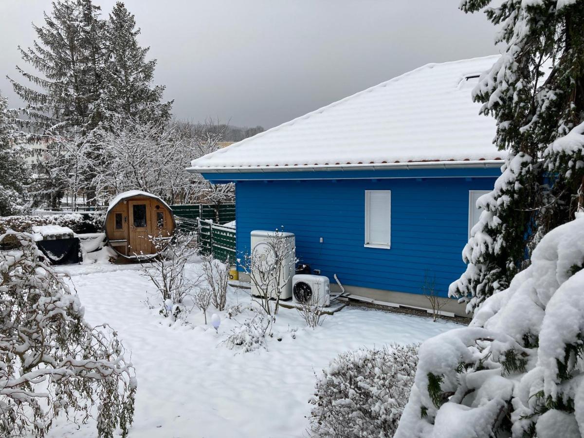 Blaues Ferienhaus แวร์นิกโกโรเดอ ภายนอก รูปภาพ